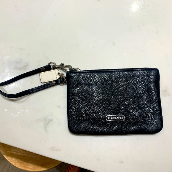 Black leather coach wristlet - Picture 1 of 4